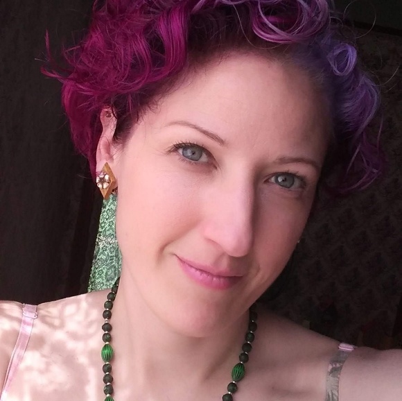 Meet your Posher Shopper, Victoria - Picture 5 of 7